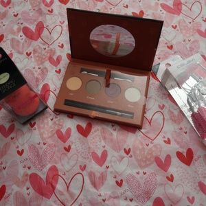 CELAVI          KLEANCOLOR